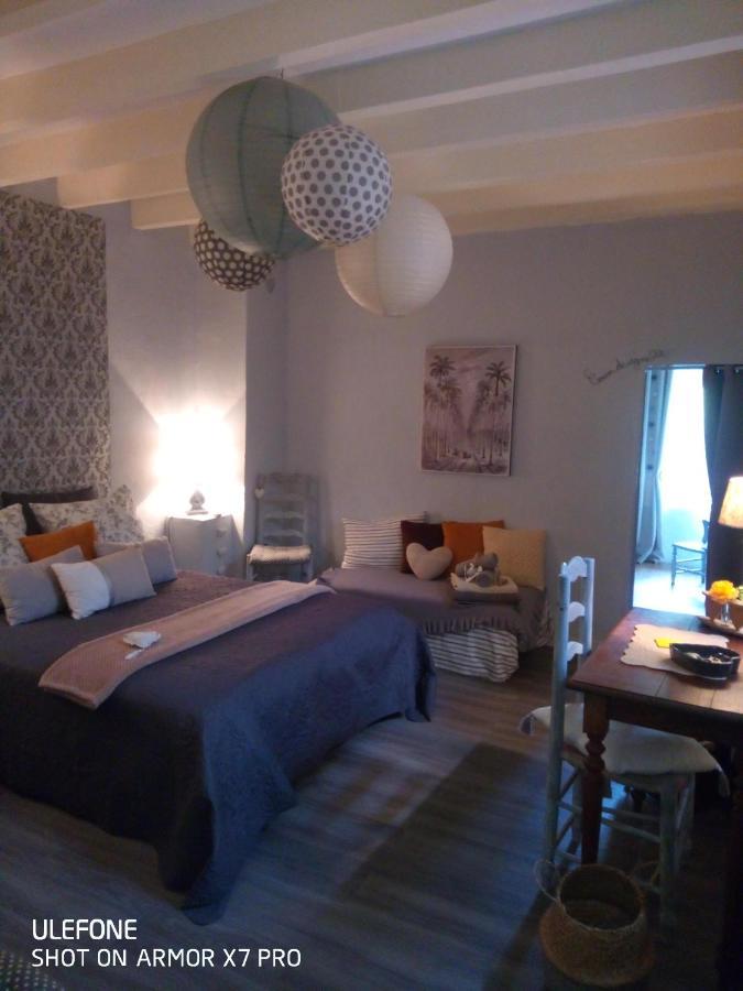 Bed and Breakfast Coeur De Vigne A Colombier 24560 Issigeac Экстерьер фото