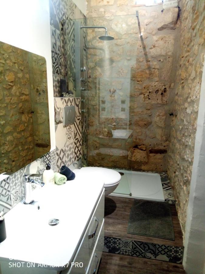 Bed and Breakfast Coeur De Vigne A Colombier 24560 Issigeac Экстерьер фото