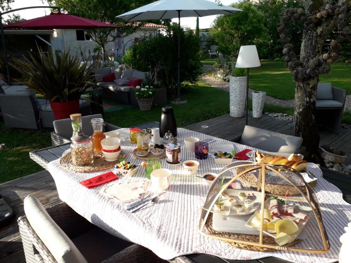Bed and Breakfast Coeur De Vigne A Colombier 24560 Issigeac Экстерьер фото